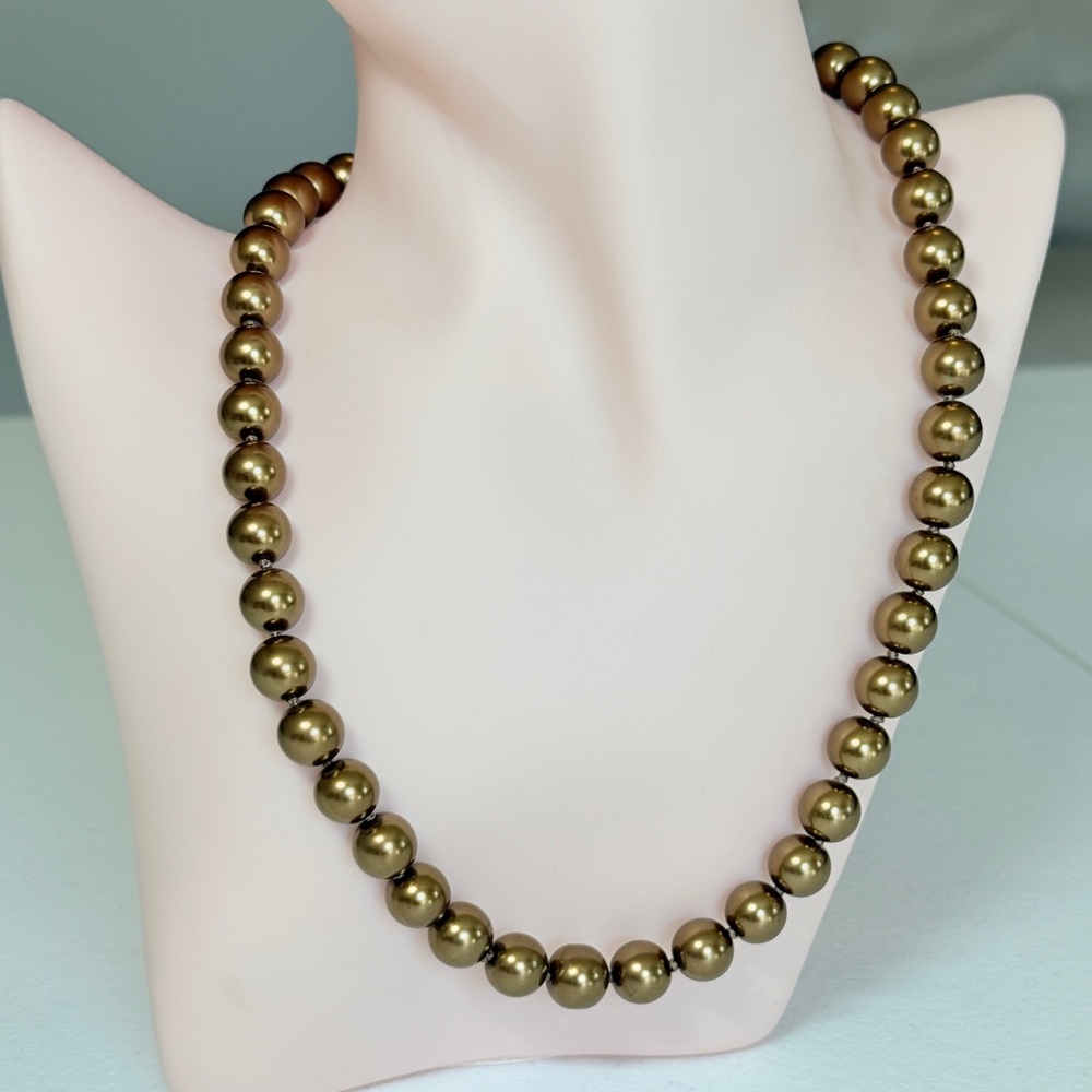 Vintage Metallic Beaded Necklace - Classic